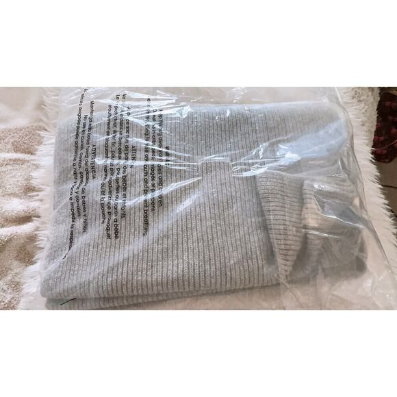 Cuyana Mens Wool Cashmere Ribbed Scarf Gray one size - Picture 6 of 6